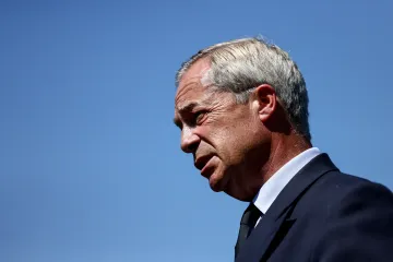 Farage se po výhře v doplňovacích volbách vrátí do parlamentu