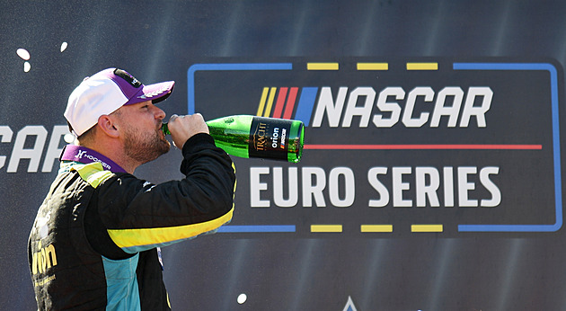 V týdnu ředitel, o víkendu pilot. Šampion Doubek: Závodění je pro mě dovolená